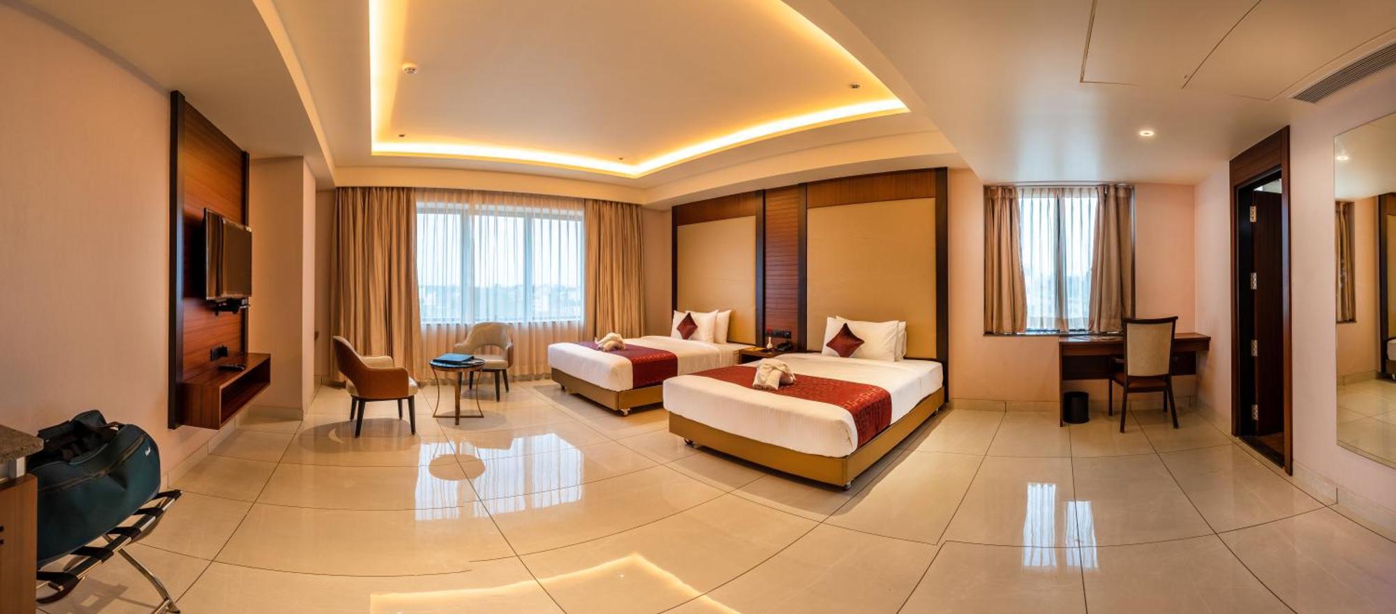 Hotel M Pro Palace Mysore - 12 Minutes To Mysore Palace Dış mekan fotoğraf